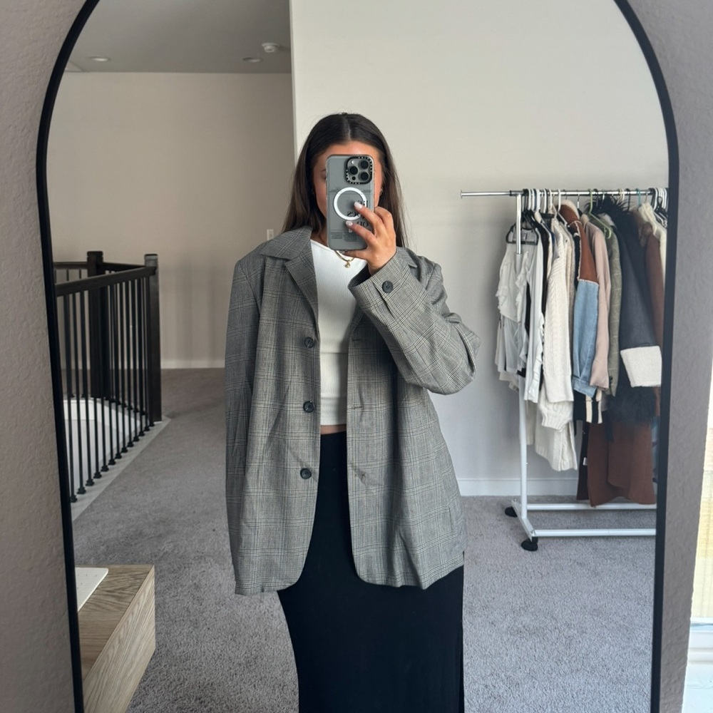 Gray Plaid Oversized Blazer - Picture 9 of 11